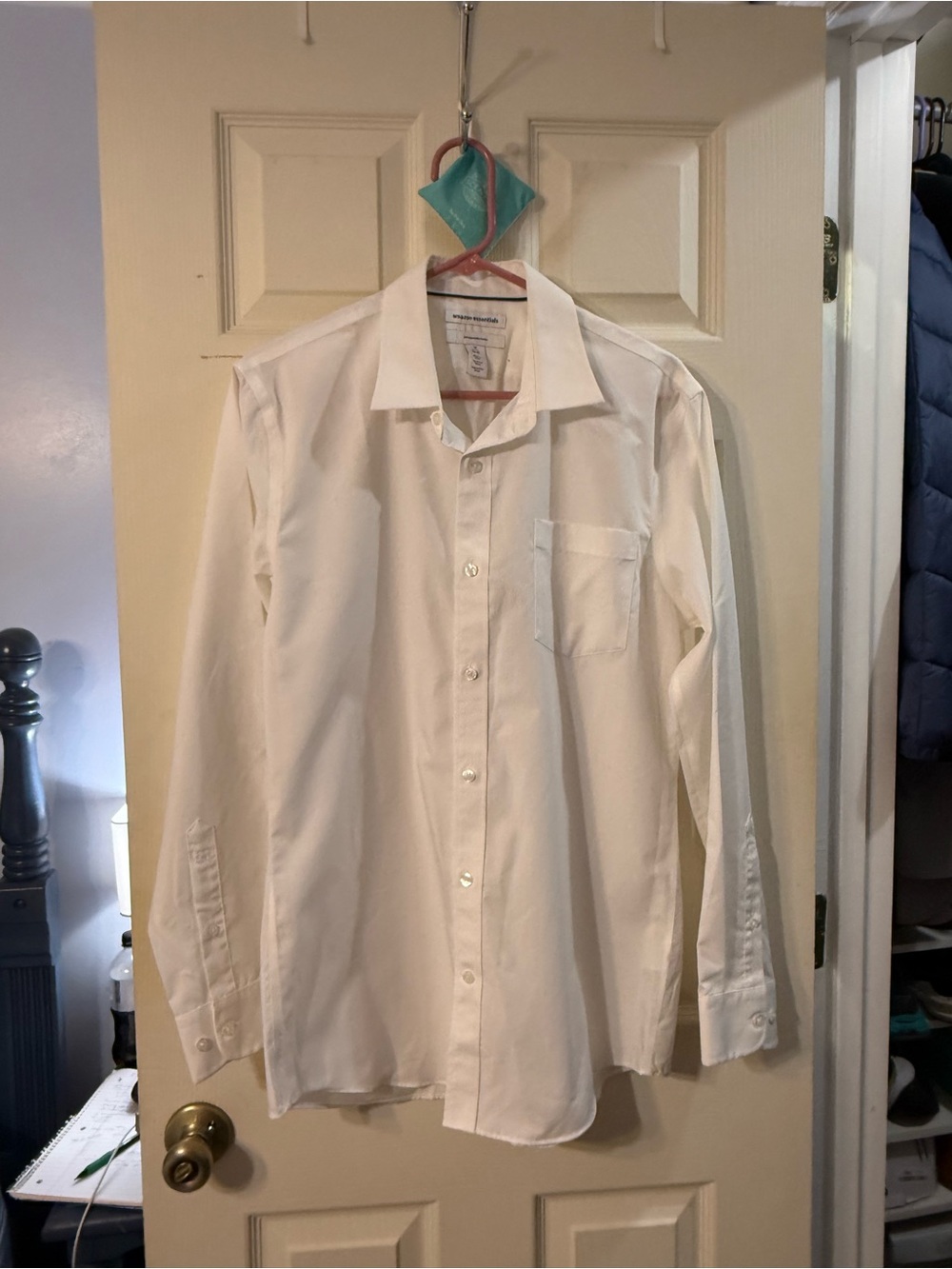 Amazon Essentials Men's White Dress Shirt